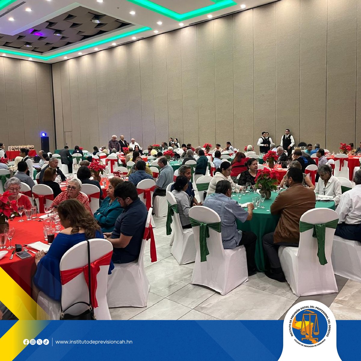 #IPSPD Con mucha alegría iniciamos el almuerzo navideño con jubilados y afiliados del Instituto de Previsión Social del Profesional del Derecho en San Pedro Sula.