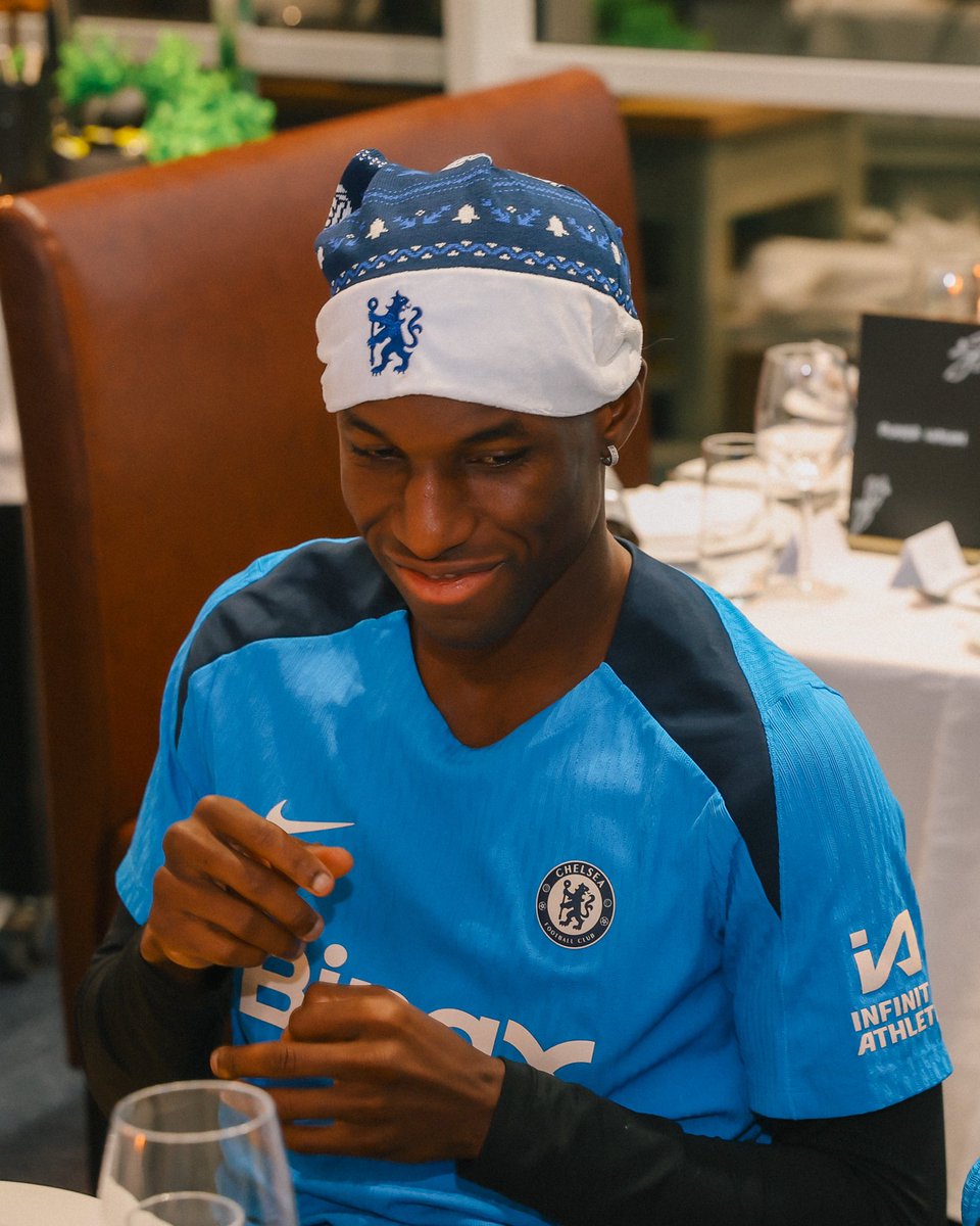 ChelseaFC's tweet photo. Positive vibes. 😁 https://t.co/jB4VjpPYLm