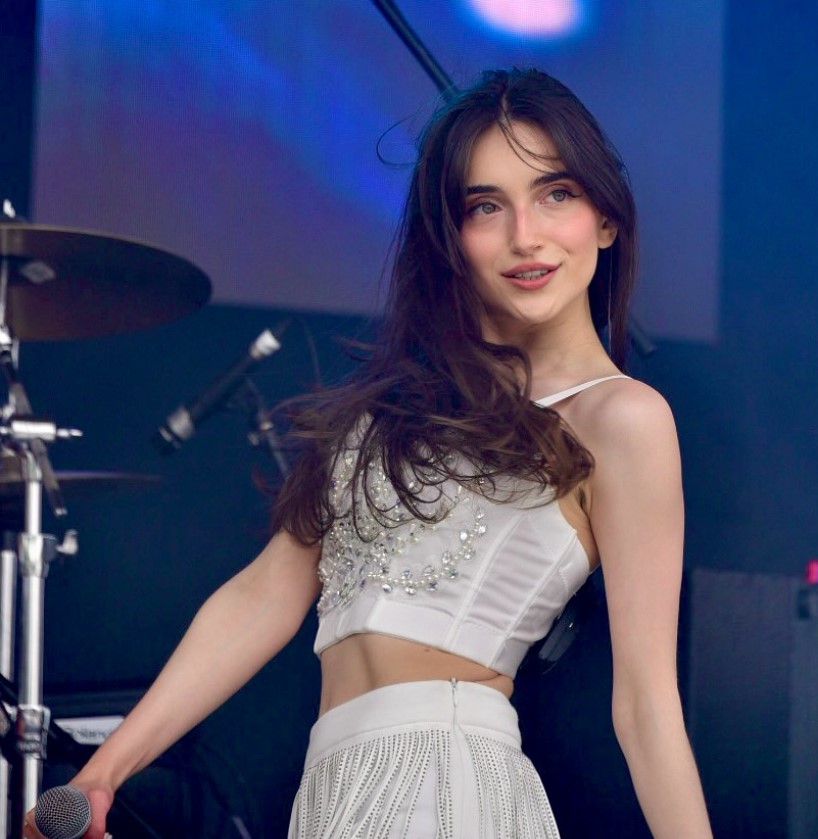 5 DAYS AWAY: Catch Jesse Adams w/ Sonic Talk, Beige Shelter &amp; Christina Kennedy at the Drake Underground on Fri Jan 17! Tickets available at: bit.ly/41JAA03