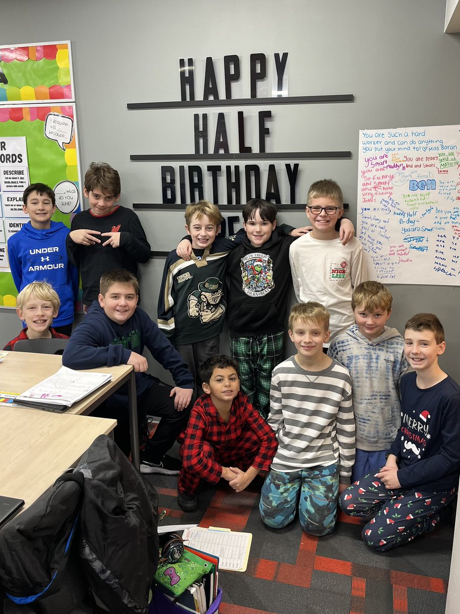 missbaran5th's tweet photo. Happy (half) birthday Ben! & happy winter break!βοΈ #sd113a #centralcards #ComplimentsProject https://t.co/pipkcULW29