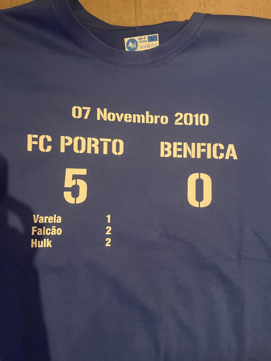 talvez o meu pai me tenha dado a melhor t shirt da história 🔥