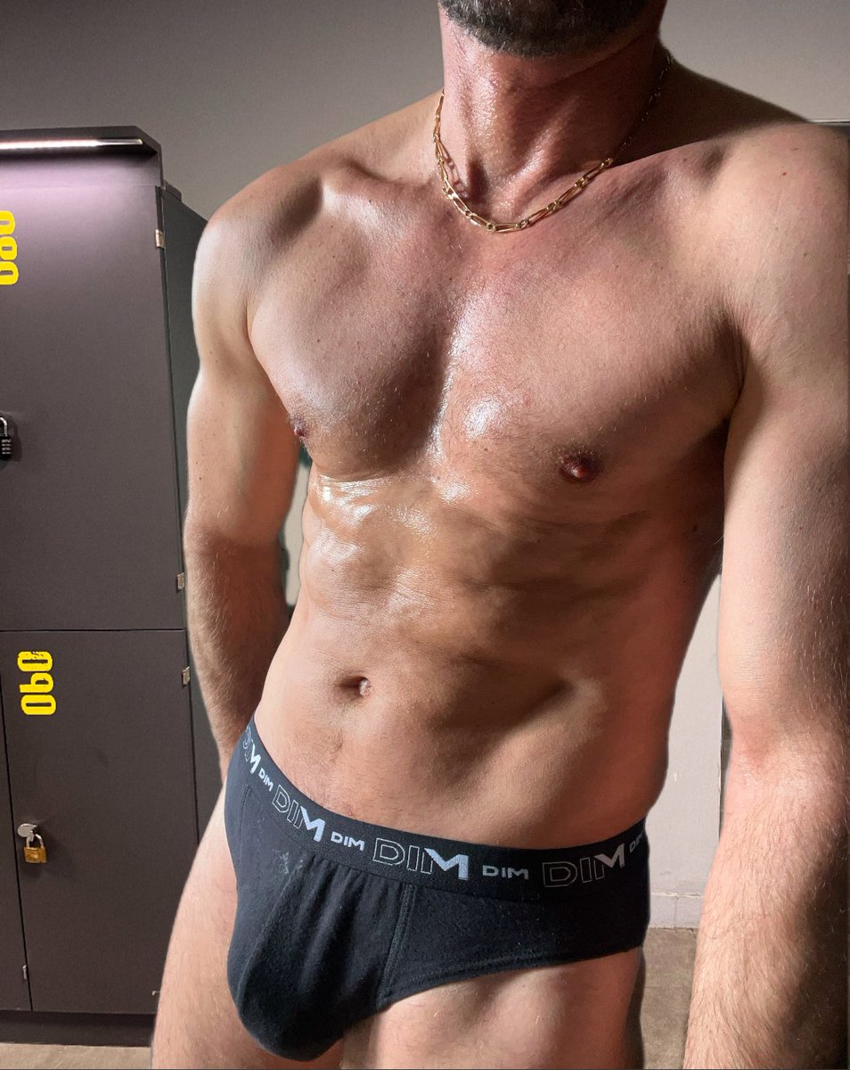 slobs2_potes's tweet photo. L’entraînement a été chaud! 🔥🔥🔥

Viens lécher ton Boss 👅💪🏼

#meninbrief #UnderwearForMen #underwearselfie #gayfit #gayfitness #bulge #dirtybrief #pantieschallenge #bigcock #grossebite #smelly #slip #daddybriefs https://t.co/UpDfZXXAFr