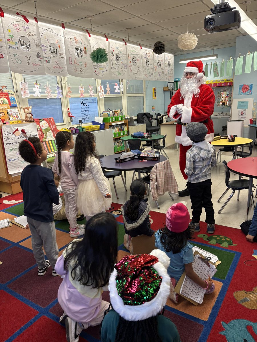 Thank you for the surprise visit Santa! 🎅🏻
<a href="/WoodbineRockets/">Woodbine #23</a>