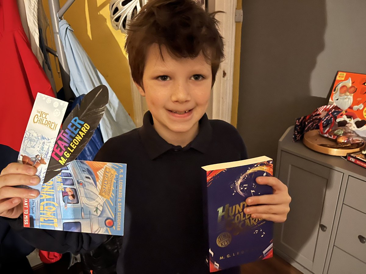 After a (major) post issue, a very special parcel arrived. Thank you so much for taking the time time to pop this in the post <a href="/MGLnrd/">M. G. Leonard</a> - a wonderful wait but in time for a Christmas holiday read. From your no. 1 fan!