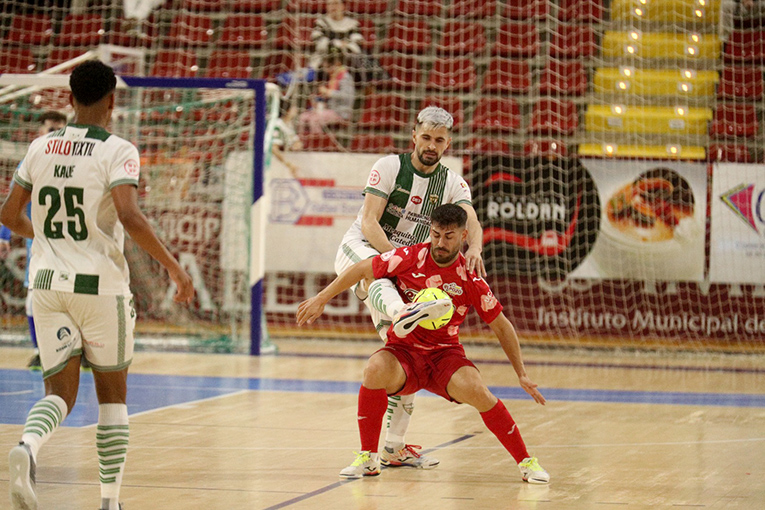 Un reto muy complicado para el Córdoba Patrimonio de la Humanidad: tumbar al rey de Europa <a href="/CordobaFutsal/">Córdoba Patrimonio de la Humanidad</a> <a href="/emasantoro/">Emanuel Santoro</a> <a href="/Daviloncho3/">David Fernández</a> <a href="/ferryplana/">ferran plana</a> <a href="/JoseGarciaRoman/">José García Román</a> <a href="/franhabas/">Fran Habas</a>
🖊️ Diego Arellano <a href="/CerroMuriano/">Diego Arellano Peche</a>
📷 <a href="/CordobaFutsal/">Córdoba Patrimonio de la Humanidad</a>
minuto90.com/1a-Division-FS…