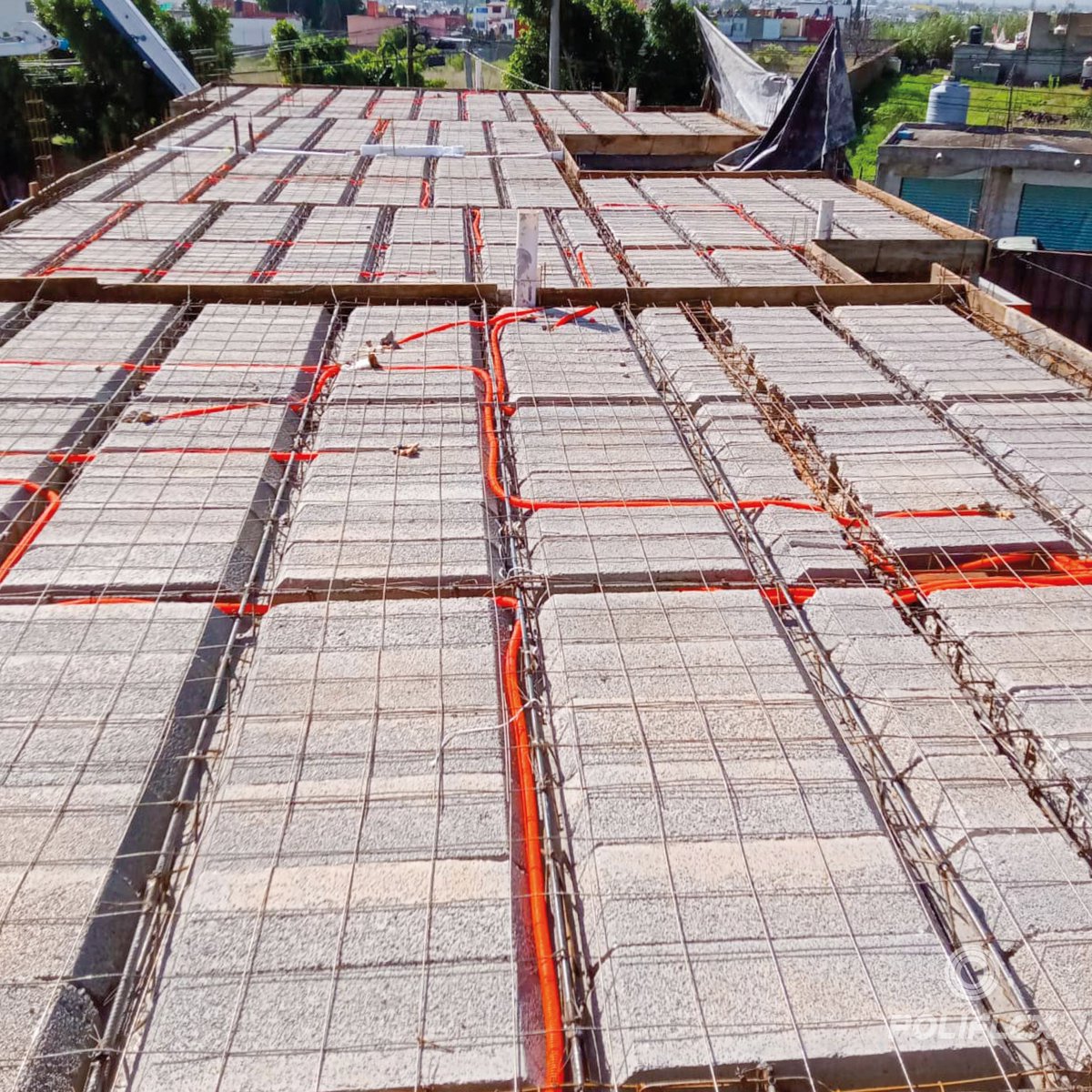 poliflex's tweet photo. ¿Buscas una canalización segura y flexible? Poliflex Naranja es la solución. Facilita y asegura tus instalaciones eléctricas en vigueta y bovedilla como lo hace nuestro amigo Miguel Ángel Salazar García en Puebla.
#InstalacionesEléctricas #SeguridadEléctrica #Poliflex https://t.co/GJpFkmw7tu