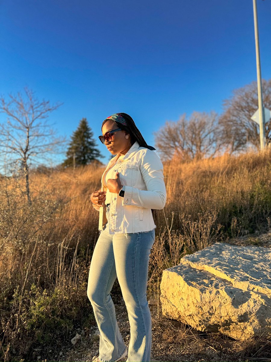 Queen_CBJ's tweet photo. The Glory Glow! ☀️🔥💡

Hi saints,

Remember, you are LIGHT. Shine bright, show your workings, that men may see and glorify your Father in heaven.
Have a blessed week!💛💛💛 https://t.co/TBgA74m1to