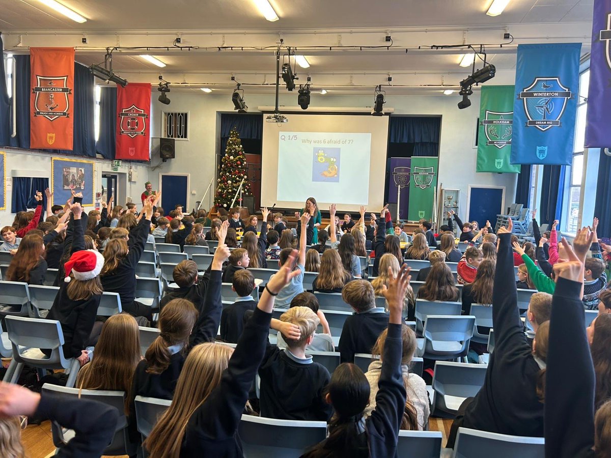 MissHarris tweet media