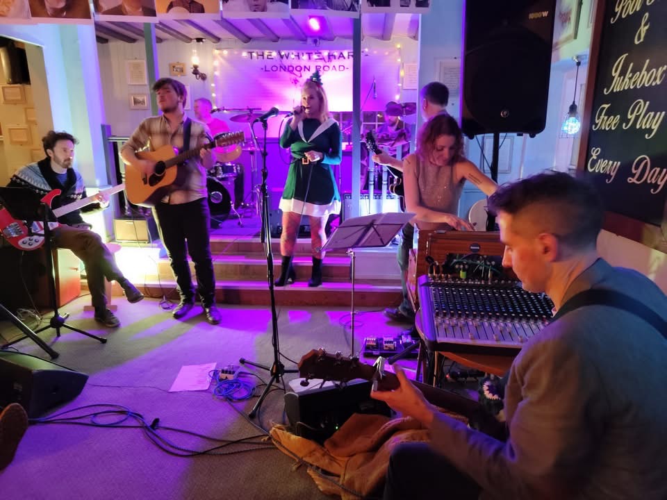 WherewithalBand's tweet image. Highlights from last year's Singalongadingdong, which is essentially all our lovely talented local friends being polyamorous with each other's bands and playing awesome Xmas tunage - come on down to the White Hart this Sunday, 2-5pm, for the 2024 edition!