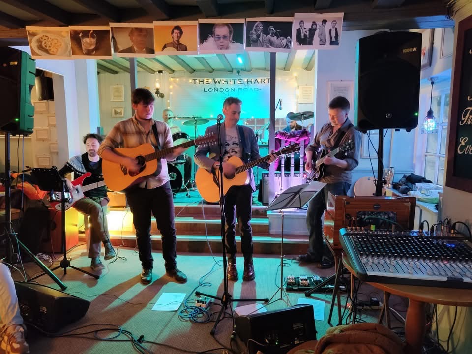 WherewithalBand's tweet image. Highlights from last year's Singalongadingdong, which is essentially all our lovely talented local friends being polyamorous with each other's bands and playing awesome Xmas tunage - come on down to the White Hart this Sunday, 2-5pm, for the 2024 edition!