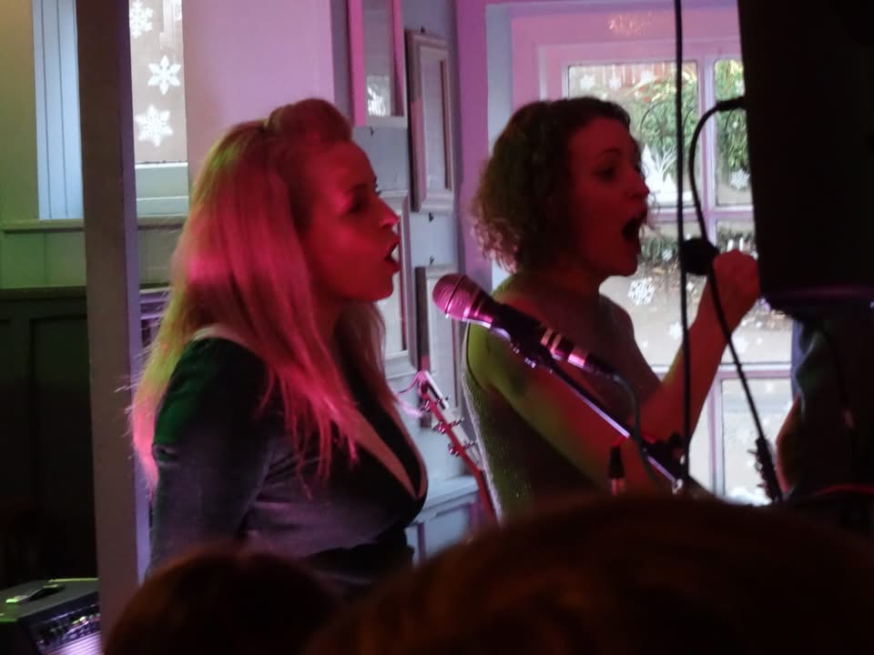 WherewithalBand's tweet image. Highlights from last year's Singalongadingdong, which is essentially all our lovely talented local friends being polyamorous with each other's bands and playing awesome Xmas tunage - come on down to the White Hart this Sunday, 2-5pm, for the 2024 edition!