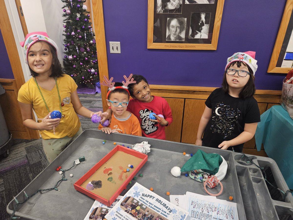 BWStdentService's tweet image. Get your holiday gifts and support inclusion! The @WhitehallNews #BestBuddies Club is hosted a sale of their handmade winter creations at Central Admin. All proceeds go toward funding future student events. Shopping to make a difference! 🎁 #InclusiveCommunity