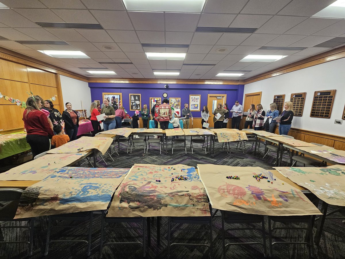 BWStdentService's tweet image. Get your holiday gifts and support inclusion! The @WhitehallNews #BestBuddies Club is hosted a sale of their handmade winter creations at Central Admin. All proceeds go toward funding future student events. Shopping to make a difference! 🎁 #InclusiveCommunity