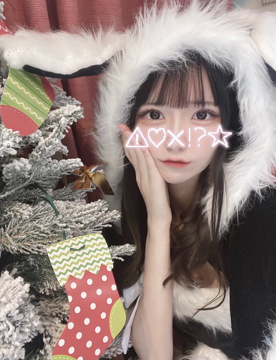 ruru_melty's tweet photo. ブラックサンタした🐇 https://t.co/DvOOJddO2W