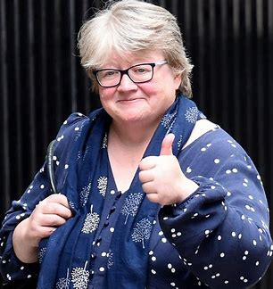 dave43law's tweet photo. Therese Coffey
On the list of peerages to join the House of Lords
- FOR WHAT? https://t.co/yVnJwE1tO5