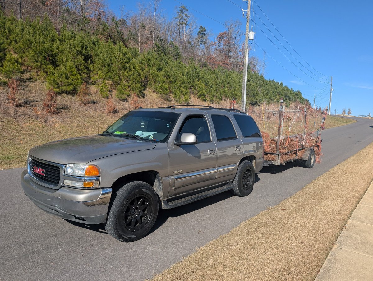 HooverPD's tweet photo. Scam Alert!

Pine Straw Scammers possibly in the area

We’ve seen this one before…

Please remember:  
👉if it seems too good to be true, it probably is
👉Hoover has a door-to-door solicitation ordinance

Full story - https://t.co/aOLqsMdJOp

#hooverpd https://t.co/VHAx8xAbJA