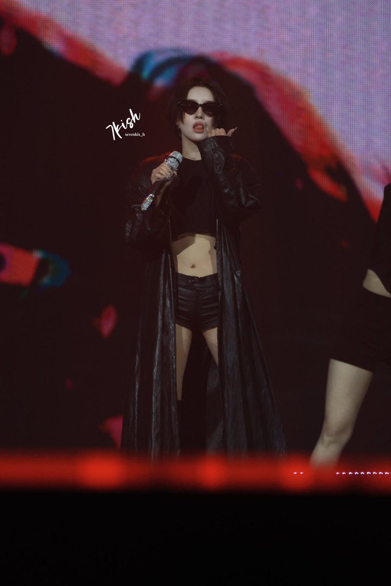 sevenkis_h's tweet photo. 🕶️

#소연 #여자아이들 #SOYEON #GIDLE #소연아잘자 https://t.co/KT8c4vRBlc