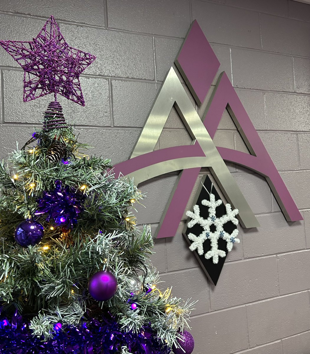 Thank you to everyone at Armadale Academy for another fantastic year. I hope that all students, colleagues, families and partners have a fantastic break and I look forward to seeing you all again in 2025! 💜🎄
<a href="/ArmadaleAcademy/">Armadale Academy</a>