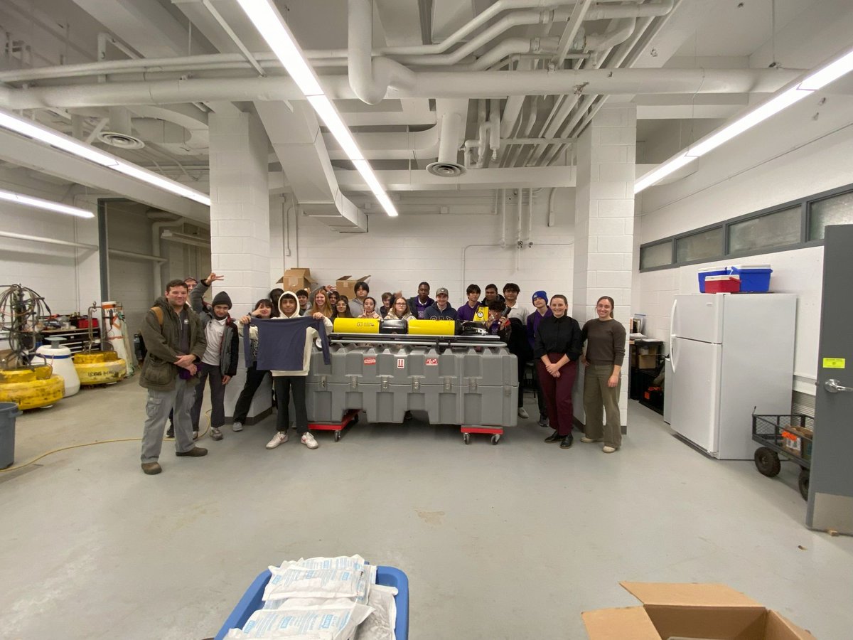 Katelynn Johnson, Director of RAEON and faculty member in SOE, hosted students from Assumption high school to learn about RAEON's glider program and have an opportunity to get hands-on experience with glider mechanics. Read the Daily News article here: buff.ly/4gLRteY