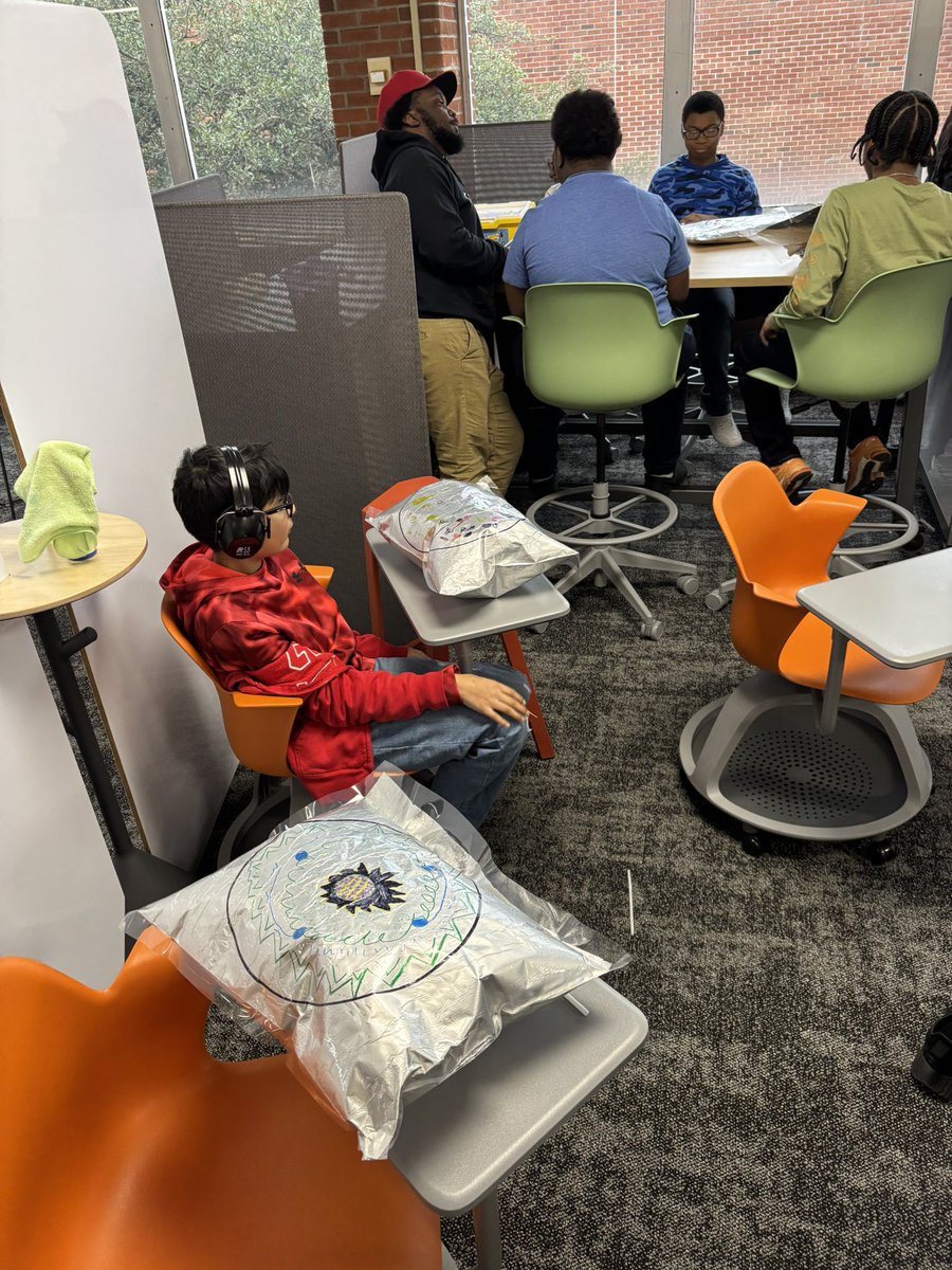 Ms. Sagiao (@ms_sagiao) on Twitter photo Ms. Clayton’s class ended their Celebrations Around the World Unit by creating aluminum foil balloons showing their favorite celebrations! 🎈Thanks <a href="/jwebb0225/">Jessica Webb</a> for the balloon activity!
<a href="/jennthomas75/">Jennifer Thomas</a> <a href="/PortsVASchools/">Portsmouth Schools</a> <a href="/TruckersChMS/">Churchland Middle School</a> #PPSshines Ms. Clayton’s class ended their Celebrations Around the World Unit by creating aluminum foil balloons showing their favorite celebrations! 🎈Thanks <a href="/jwebb0225/">Jessica Webb</a> for the balloon activity!
<a href="/jennthomas75/">Jennifer Thomas</a> <a href="/PortsVASchools/">Portsmouth Schools</a> <a href="/TruckersChMS/">Churchland Middle School</a> #PPSshines