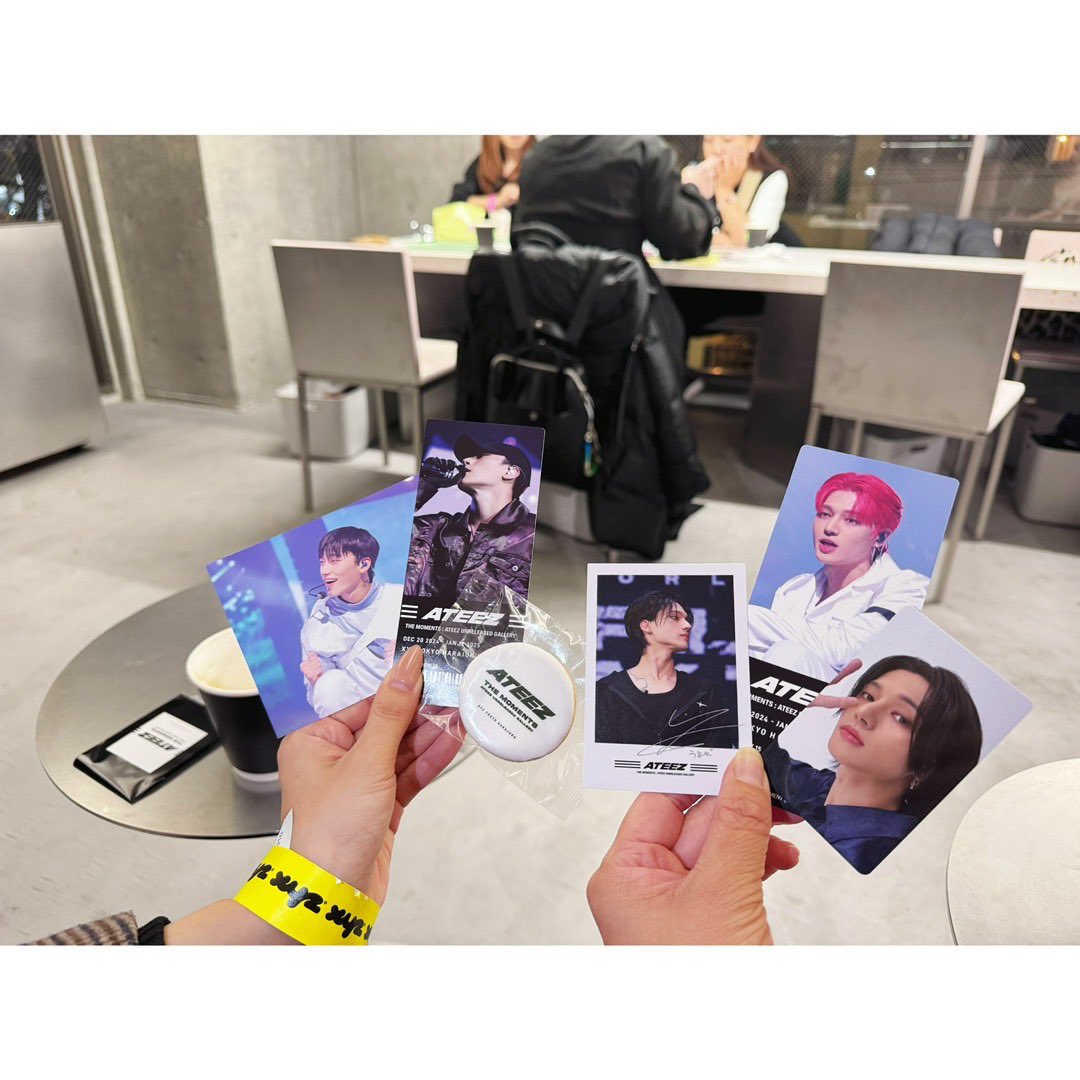 bunny891111's tweet photo. 推し活大収穫🥰🐈‍⬛

#ATEEZ 
#ATEEZ_THE_MOMENTS
#wooyoung https://t.co/SxxkgoKzLB