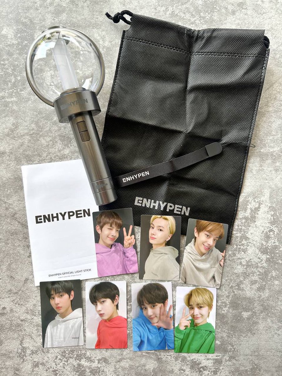 gioia_kr's tweet photo. ⚠️wts official lightstick⚠️
wts neobong moabong engenebong teubong
nct txt enhypen treasure

✅new, sealed
💰underprice 530k, via 🍊599k
📍bandung https://t.co/qoa5AgmNO3