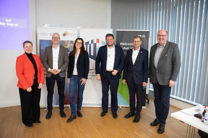 Von links: Professorin Dr. Katja Schenke-Layland, des. Prorektorin, Prorektor Professor Dr. Samuel Wagner, Dr. Susanne Aschoff, Michael Joukov, Kanzler Dr. Andreas Rothfuß und Norbert Knopf. Foto: Universität Tübingen/Friedhelm Albrecht