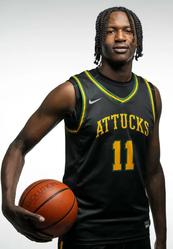 Two-time City Player of Year Dezmon Briscoe of Crispus Attucks made his college announcement today. bit.ly/3VPTpej