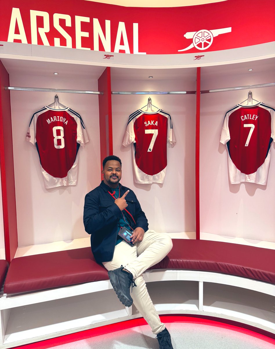 𝐒-235 #MerciArsene tweet media