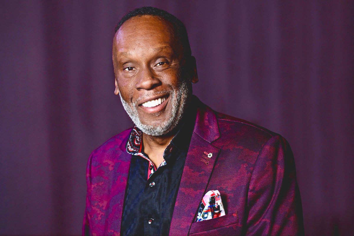 En cette fin d’année, célébrons avec amour et gratitude. Que nos réussites brillent comme des étoiles et que notre affection réchauffe les cœurs de nos proches. Que l’amour et la positivité illuminent nos chemins. 🌟❤️ #FinDAnnée #Gratitude
Jeffcooked Photography and Aunoir suit