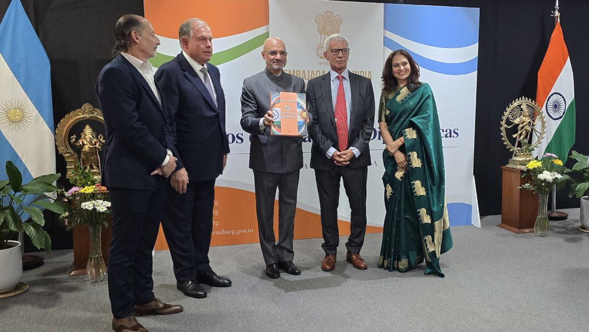 #CAME en la celebración de los 75 años de diplomacia con Argentina de la embajada de la India 🇮🇳 

Invitado por el embajador de la India ante Argentina y Uruguay, <a href="/dineshbhatia/">Dinesh Bhatia</a> y su esposa, Seema Bhatia, el presidente <a href="/AlfredoGZChaco/">Alfredo González</a> participó de la celebración de los 75 años de