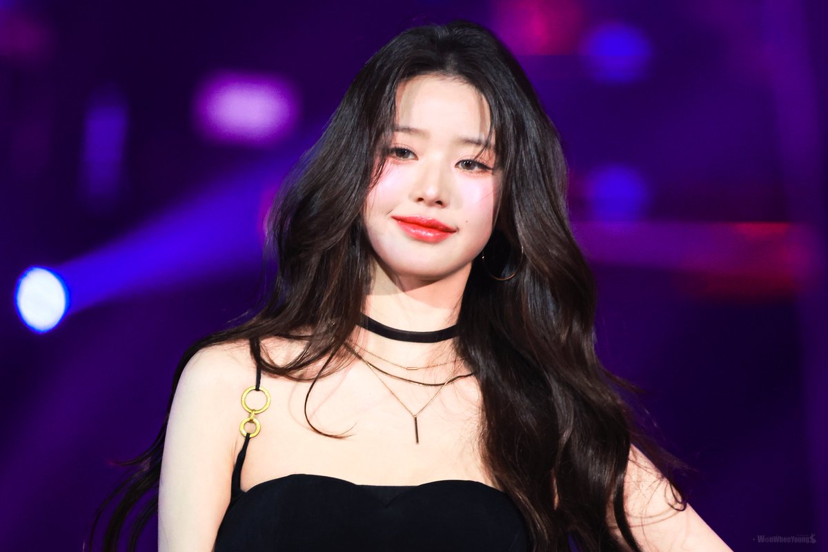 Won_when_young's tweet photo. 241220 KBS가요대축제 PREVIEW

#장원영 #JANGWONYOUNG 
#원영 #WONYOUNG #아이브 #IVE https://t.co/uYBZLyluSz
