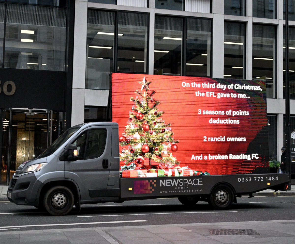 Our gift from the <a href="/EFL_Comms/">EFL Communications</a>, hand-wrapped and delivered straight to us.

We’re grateful (not).

We were kind enough to pay their Paddington office a visit though 👋🏻

📍 EFL office, London

#readingfc #SellBeforeWeDai