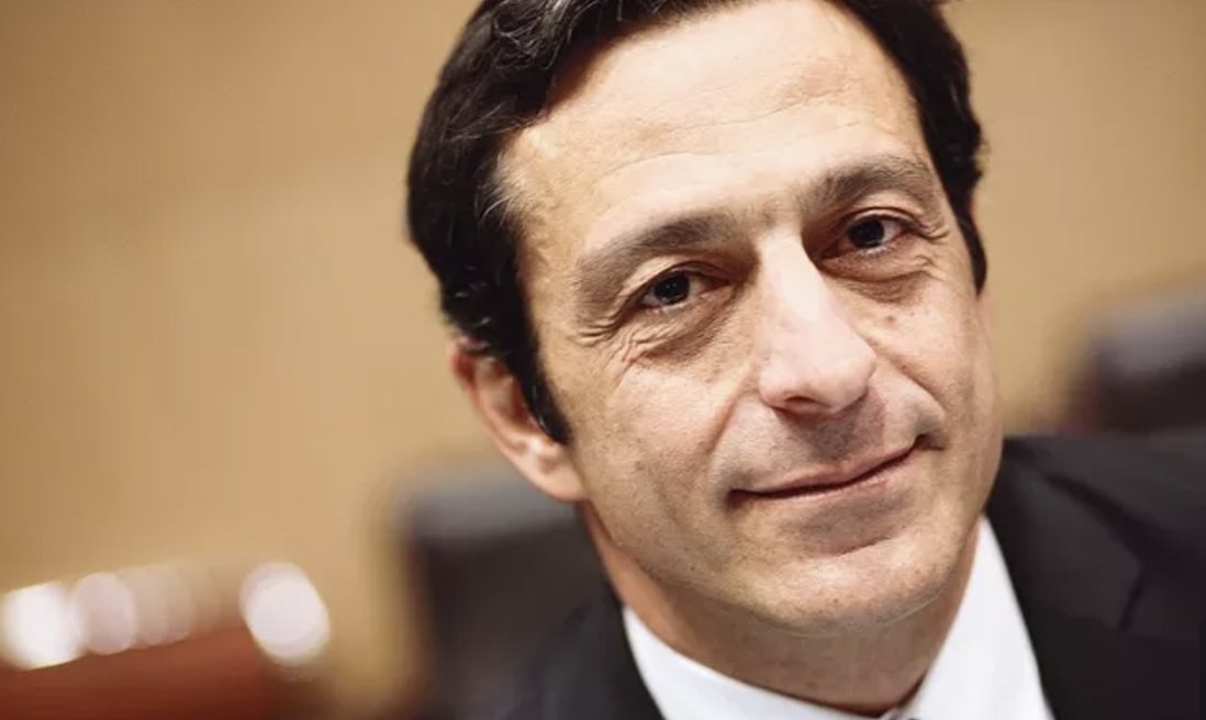 ojim_france's tweet photo. 🔴ALERTE INFO|Martin Ajdari confirmé comme directeur de l'Arcom ! À compter du 2 février 2025, il succédera à Roch-Olivier Maistre. Voici ce qu'il faut savoir sur lui :
➡️Il a été choisi par #Macron
➡️Il est passé par Sciences Po et l'ENA
➡️C'est un socialiste, progressiste, proche de Pap Ndiaye
➡️C'est un ancien collaborateur des gouvernements Fabius et Hollande
➡️Il a piloté une mission à l’Opéra de Paris pour y "compter les Blancs" et recruter davantage de diversité.
➡️Il est l'ancien directeur de cabinet de la socialiste Aurélie Filippetti
➡️Il est aussi l'ancien DG délégué de @radiofrance et l'ancien secrétaire général de @FranceTV
