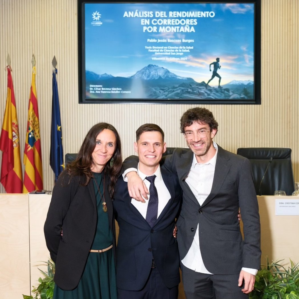 👨🏻‍🎓𝘿𝙤𝙘𝙩𝙤𝙧𝙖𝙙𝙤👨🏻‍🎓
Enhorabuena a nuestro profesor Pablo Bascuas que el pasado miércoles defendió su tesis titulada " Análisis del rendimiento en corredores de montaña". 
A su vez, hacemos extensible la felicitación a sus directores César Berzosa y Vanessa Bataller.