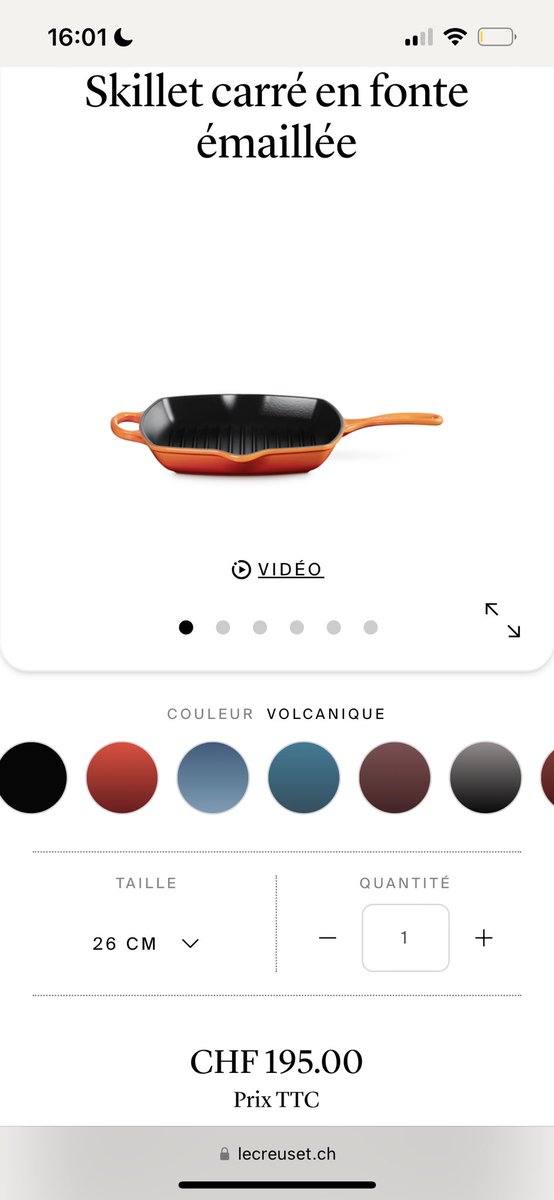 cara simplesmente acabei de encontrar uma le creuset no free shop em frente da minha casa sim uma panela que custa 1326 reais DE GRAÇA simplesmente a vida na suíça