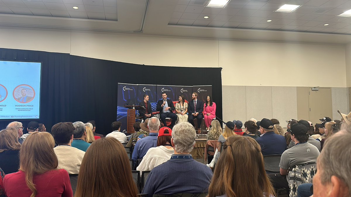sadie_roach08's tweet photo. Breakout rooms starting bright and early this morning at #AMFEST24 !! Including our very own Wisconsinites, @bgalsWI and @briana15arnold 👏🏼

Check out https://t.co/kNj5AbIR0B for today’s schedule🎉 https://t.co/kaYFgIPFRj