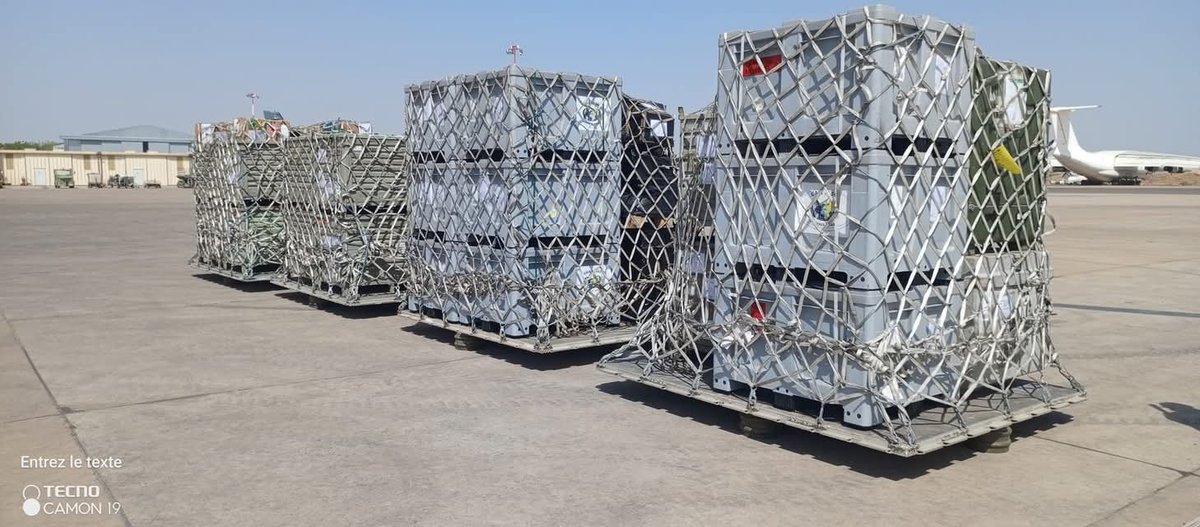 Almardi93's tweet photo. Retrait de l'armée française du #Tchad: Des tonnes d'équipements militaires, soigneusement conditionnés et entreposés à l'aéroport militaire de N'Djamena, seront transportés par un Antonov 124 prévu pour les jours à venir.#France https://t.co/LX6J5faIGh