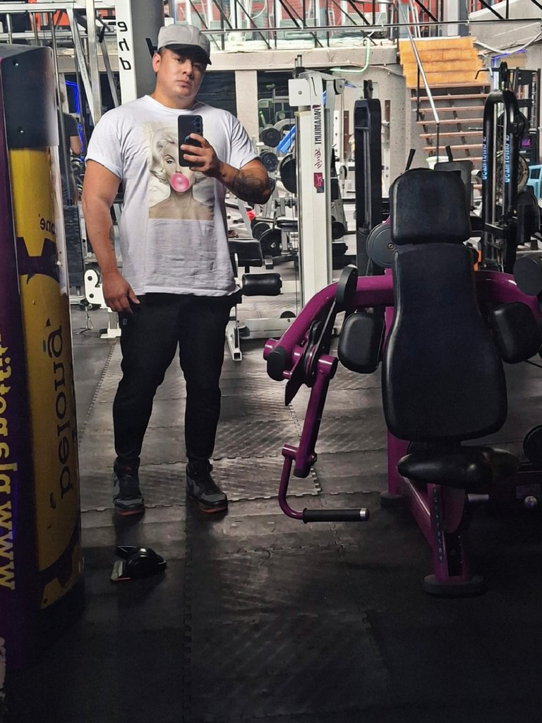 MarcoDibildox's tweet photo. Ame el ofni 🔥
La playera es una idea para mi marca de ropa 
#Markinho https://t.co/uFqvZLYaSR
