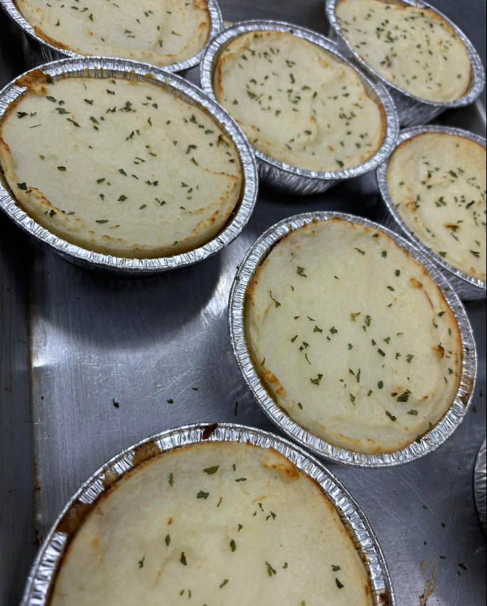 CanadianBPB's tweet image. Groceries, propane, baked goods, and drive-thru coffee—Cooks Corner has it all! 🌟 Stop by for all your essentials. #ConvenienceMadeEasy #CooksCorner