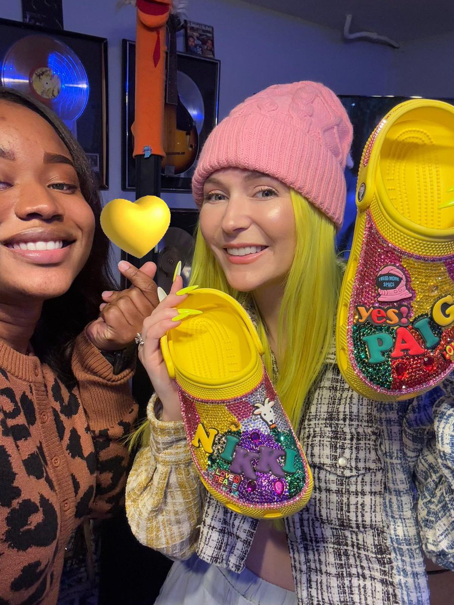 ashtoussaint's tweet photo. Turning heads and earning love – Nikki Paige in my custom Crocs design! 💛
📍Malibu, California
#asht7 #asht7collections #viral #styledbyme https://t.co/RbyajLm7un