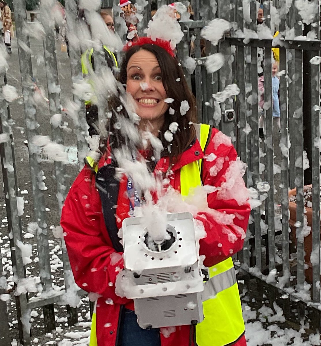 MrB_Thatto's tweet photo. Merry Christmas from Mrs Ireland. #snow https://t.co/ocfH8BGvzD