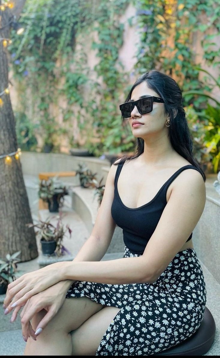 Losliya Mariyanesan ▫️▫️▫️▫️▫️▫️▫️▫️▫️▫️ᴾᵃʳᵒᵈʸ (@losliyamaria96) on Twitter photo 