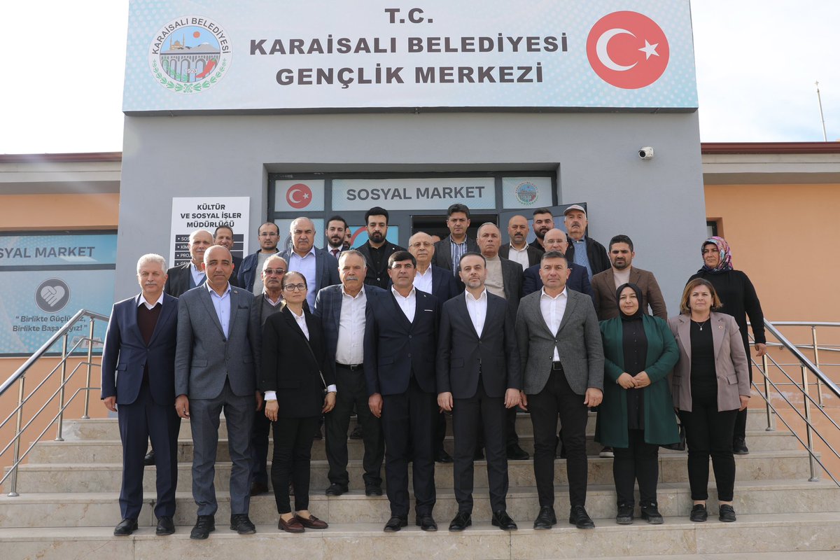 Karaisalı Belediye Başkanımız Sn. Bekir Şimşek’in öncülüğünde hayata geçirilen, ilçemizde yardımlaşma ve dayanışma ruhunu güçlendiren Sosyal Market’i ziyaret ettik.

Gıdadan giyime kadar geniş bir hizmet yelpazesi sunan Sosyal Market, Karaisalı’mızda “Sosyal Belediyecilik”