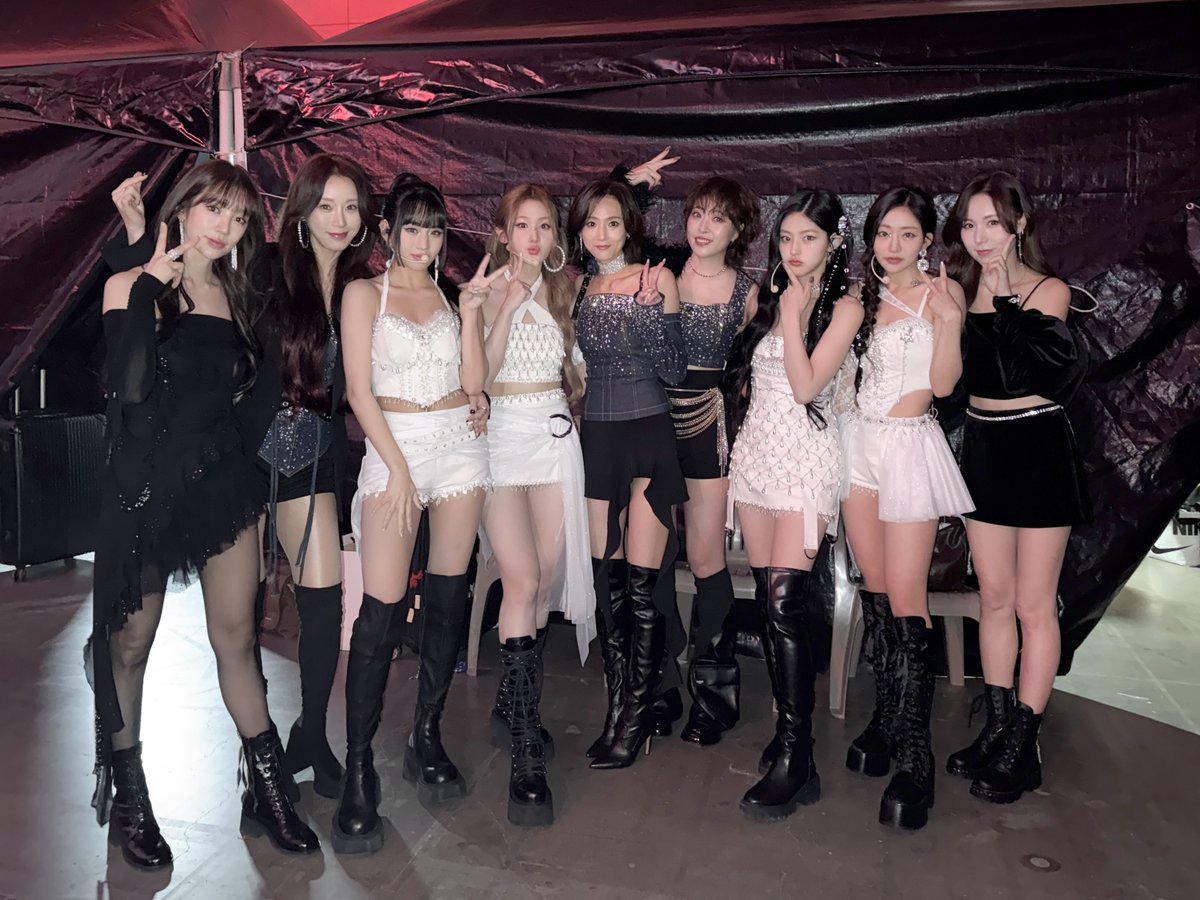 KISSOFLIFE_S2's tweet photo. [📸] 241220 2024 KBS 가요대축제 글로벌페스티벌 'Get Loud', 'Sticky', 'Killer' 무대 완료❤‍🔥

'Sticky', 'Get Loud' 무대와 베이비복스 선배님과 함께한 'Killer' 무대까지 응원해주신 KISSY 여러분께 감사드립니다❤

#KISSOFLIFE #키스오브라이프 #KIOF 
#Get_Loud #Sticky #Killer https://t.co/wnd0Ocip30