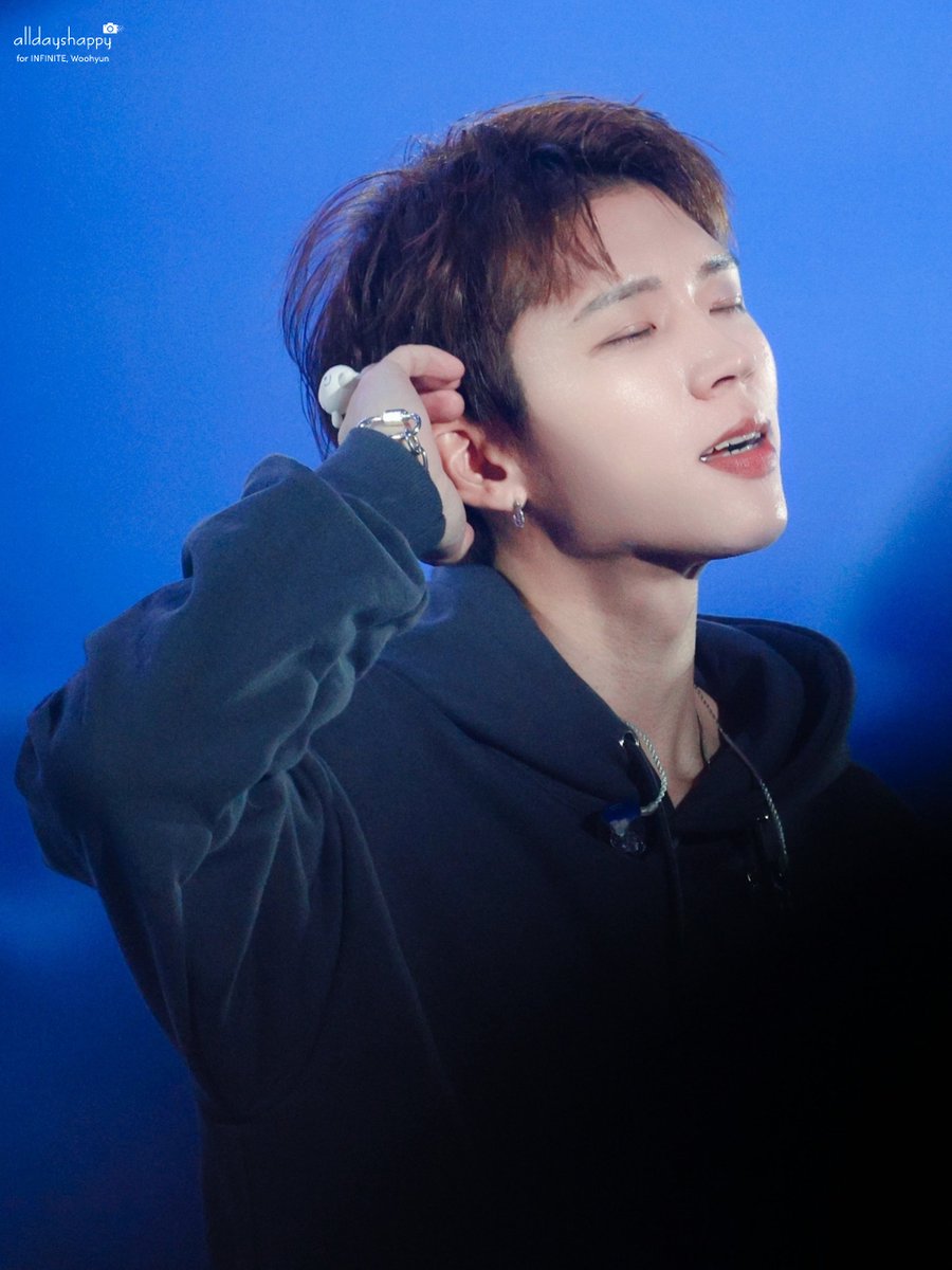 alldayshappy1's tweet photo. 20241208 인피니트 콘서트  DAY3
리미티드에디션 서울 
"LIMITED EDITION" SEOUL

우보싶🥹🥹🥹
우현이 보고 싶은 날...
출장 잘 다녀오구👋🏻👋🏻👋🏻
 #남우현 #NAMWOOHYUN #인피니트 #INFINITE #리미티드에디션 #LimitedEditionSeoul https://t.co/1qSCWJkLbJ