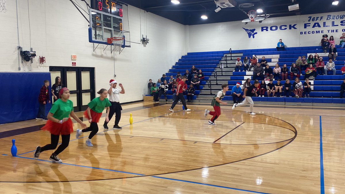 FallsMiddle's tweet image. Student/Staff celebration going strong 💙