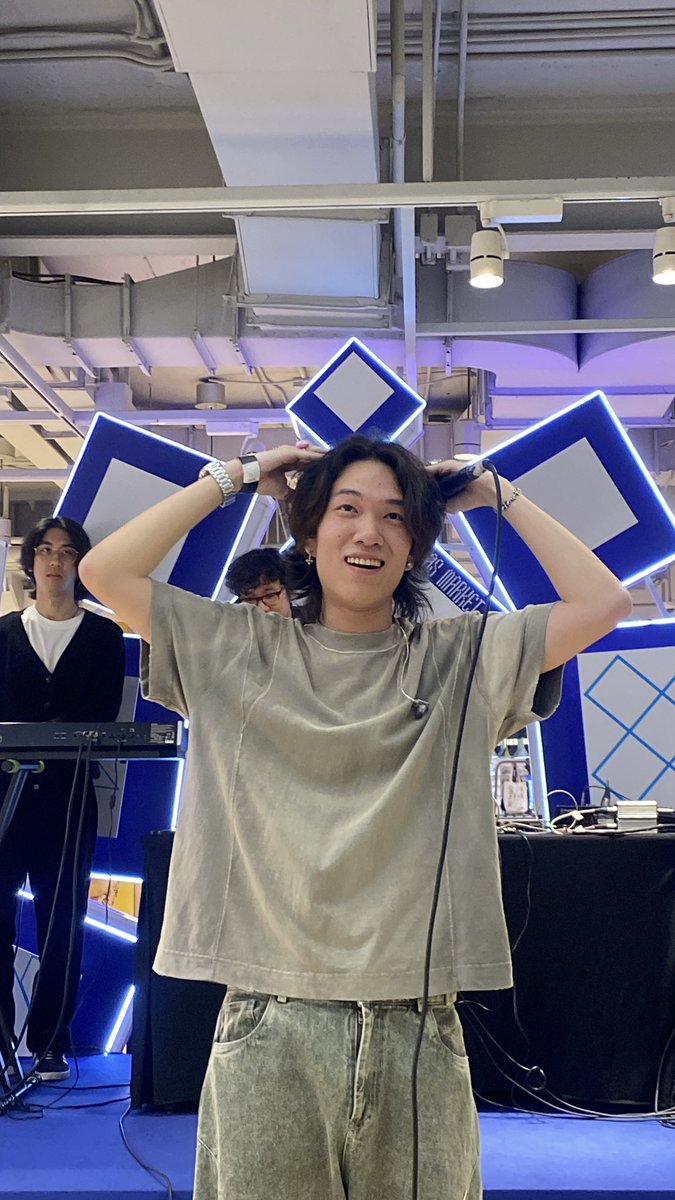 NiKiNiw_'s tweet image. วันนิเก่งมากกกกที่สุด เหงื่อซกเลย เหนื่อยอ่ะจิ แต่มีคนรักแกเต็มเลยอ่ะ 😭💖 ขอบคุณที่เทคแคร์ทุกคนดีมากๆ พี่โตะอย่าลืมพักผ่อนเย้อะๆๆๆนะ 👉🏻👈🏻 @Arigatohk 
#2Ectasy #SAUCEBKK