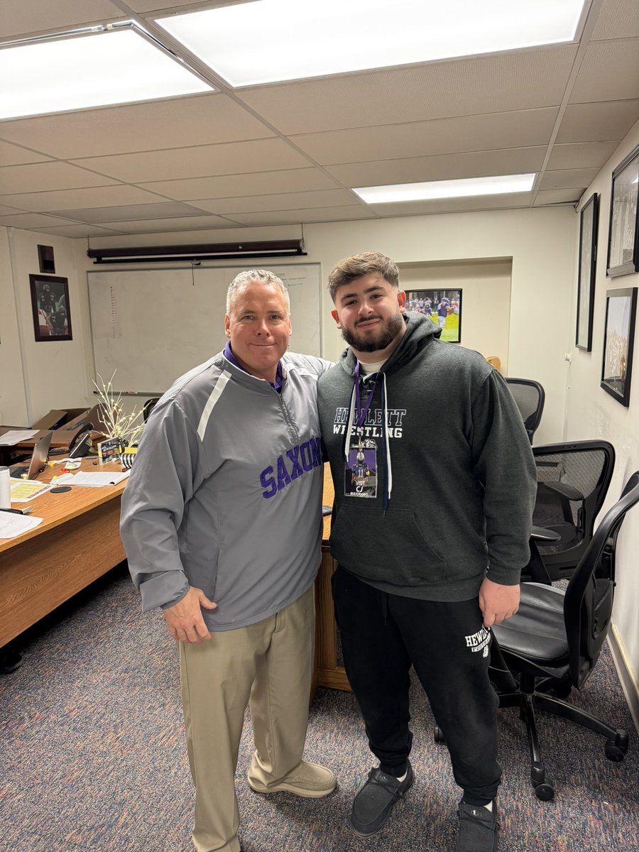 After a great zoom call with <a href="/Coach_Rankl/">Bob Rankl</a> and all the other AU coaches. I’m excited to announce an official offer to play football at <a href="/AUSaxonFootball/">Alfred U Football</a> Thank you to all the coaches for this opportunity <a href="/CoachMilesAU/">Hunter Miles</a> <a href="/CoachOlasupo/">Coach Mo</a> <a href="/Coach_Pal/">Coach Palladino</a> <a href="/LaspinaCoach/">Mr. LaSpina</a>