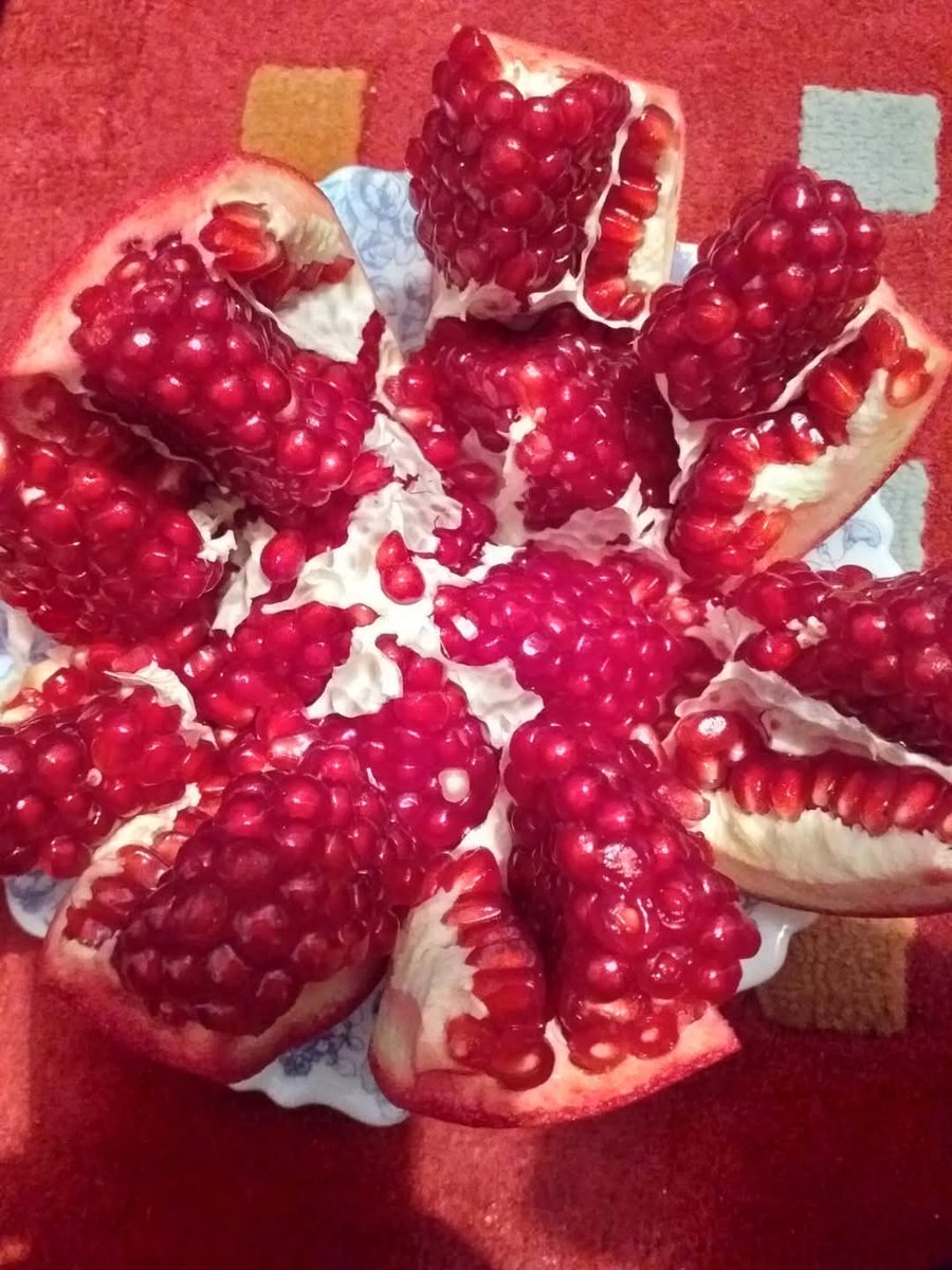 Allah her şeyin yaratıcısıdır. O her şeye vekildir. 

Zümer süresi 62 âyet.